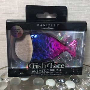Fish Face Cosmetic Brush Pink Purple